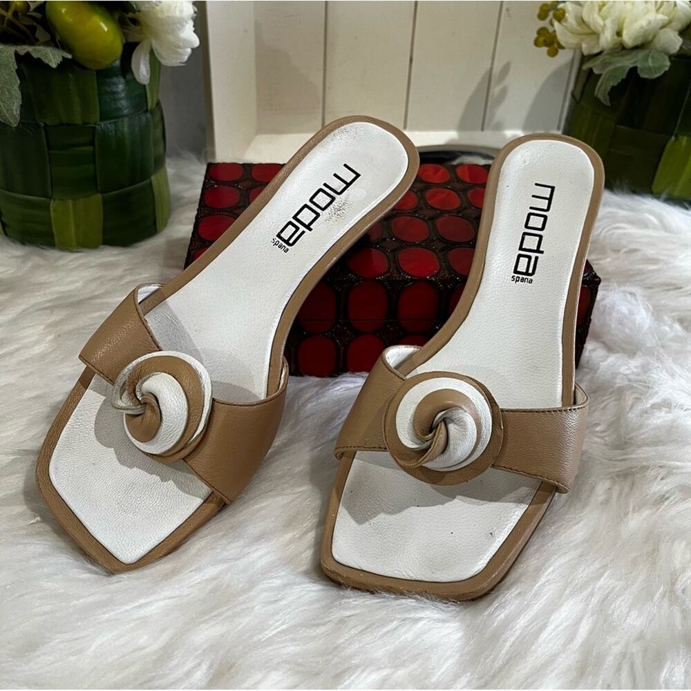 Moda Spana Vintage 90s Leather Nude Two-Tone Kitten Heel Slide Mules Sandals 6.5